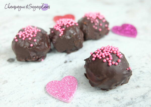 Easy No-bake Valentines Truffles Easy No-bake Valentine’s Truffles