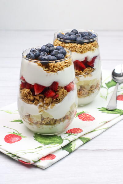 Fruit And Yogurt Parfaits Fruit And Yogurt Parfaits