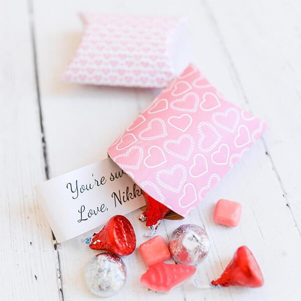 Toilet Paper Roll Pillow Boxes Toilet Paper Roll Pillow Boxes