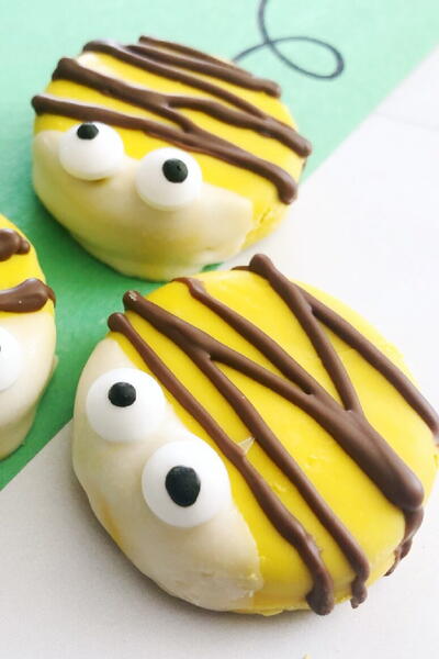 Get The Buzz On These Bee Oreo Cookies Plus Amazing Bee Faqs Get The Buzz On These Bee Oreo Cookies Plus Amazing Bee Faqs