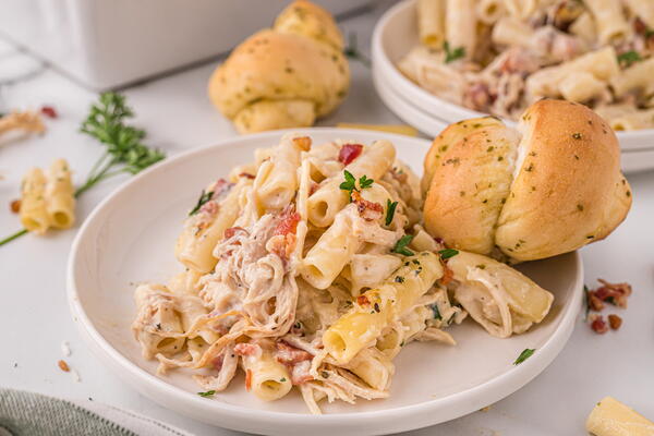 Creamy Chicken Alfredo Casserole With Bacon Creamy Chicken Alfredo Casserole With Bacon
