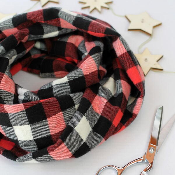 Easiest Flannel Infinity Scarf Tutorial Easiest Flannel Infinity Scarf Tutorial