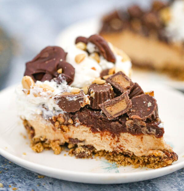 Reeses Peanut Butter Pretzel Pie Reese's Peanut Butter Pretzel Pie