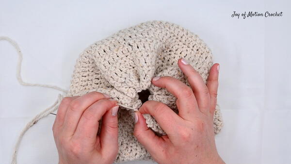 How To Close The Top Of A Crochet Hat How To Close The Top Of A Crochet Hat