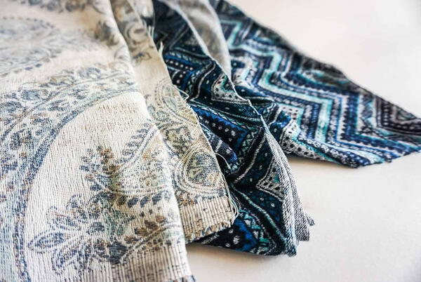 Difference Between Knit Woven Fabrics Difference Between Knit & Woven Fabrics