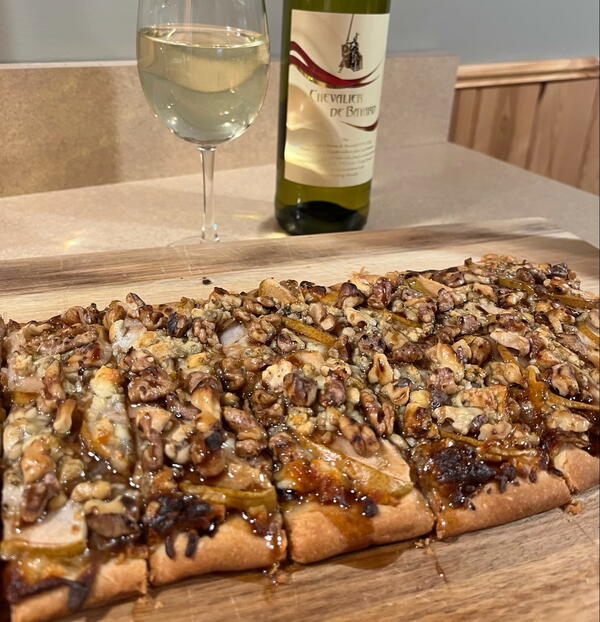 Honey Pear Blue Cheese Flatbread Honey Pear Blue Cheese Flatbread