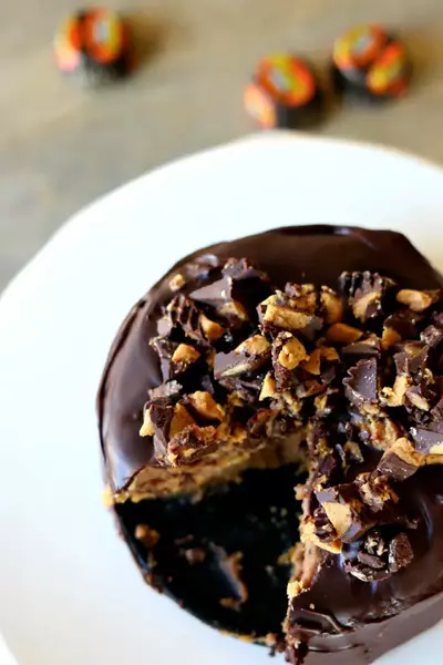 Slow Cooker Peanut Butter Cup Mini Cheesecakes Slow Cooker Peanut Butter Cup Mini Cheesecakes