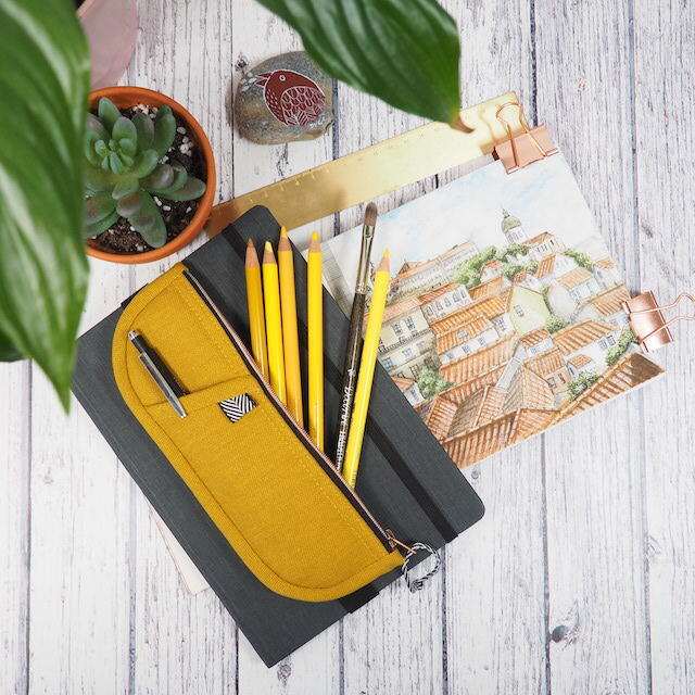 Super Easy Notebook Pencil Case- Free Beginners Pattern Super Easy Notebook Pencil Case- Free Beginner’s Pattern!