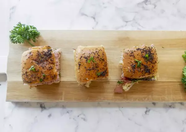 Baked Ham And Cheese Sliders Baked Ham And Cheese Sliders