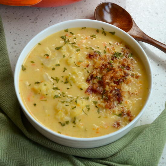 Cheesy Cauliflower Soup Cheesy Cauliflower Soup