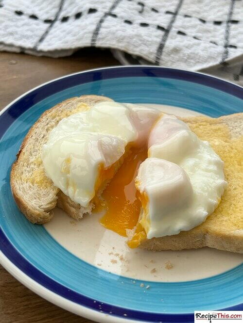 How To Poach An Egg In The Microwave How To Poach An Egg In The Microwave