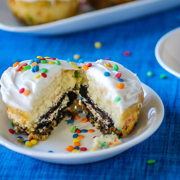Funfetti Cupcakes With Oreos Funfetti Cupcakes With Oreos