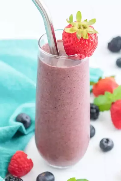 Mixed Berry Smoothie (with Yogurt + Chia Seeds)