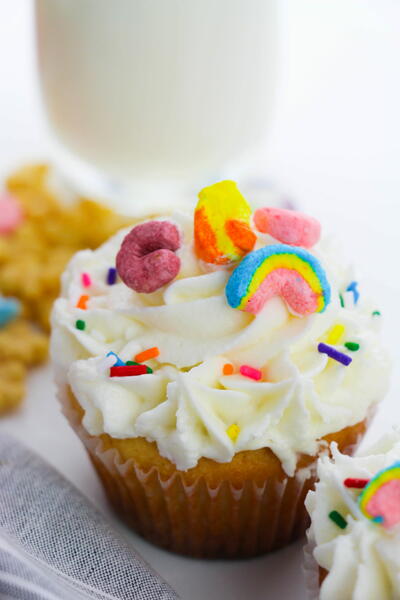 Lucky Charm Cupcakes Lucky Charm Cupcakes