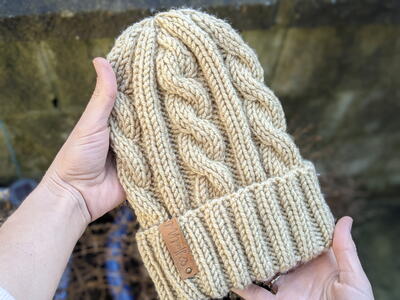  Crème Brûlée Chunky Cable Knit Hat