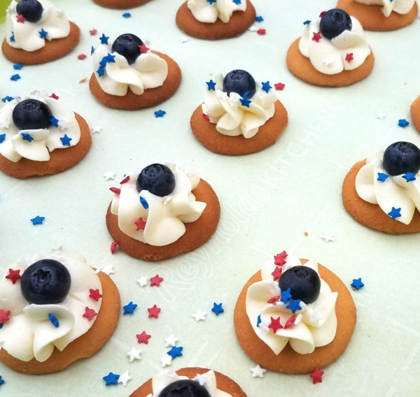 Patriotic No Bake Blueberry Cheesecake Bites Patriotic No Bake Blueberry Cheesecake Bites
