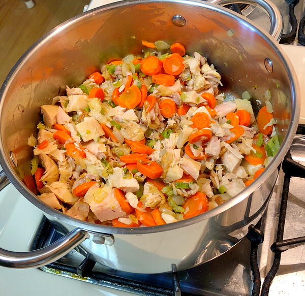 Easy Satisfying Chicken Noodle Soup Recipe