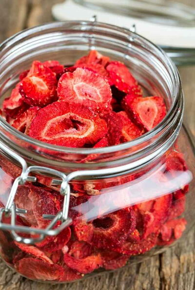 How To Make Dehydrated Strawberries How To Make Dehydrated Strawberries