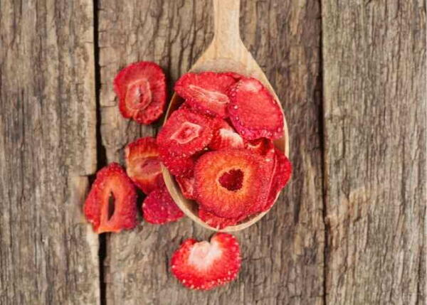 How To Make Dehydrated Strawberries How To Make Dehydrated Strawberries