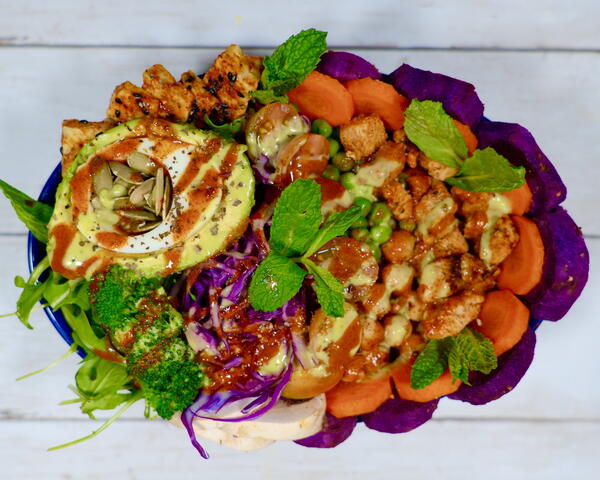 Chicken Avocado Buddha Bowl Chicken Avocado Buddha Bowl
