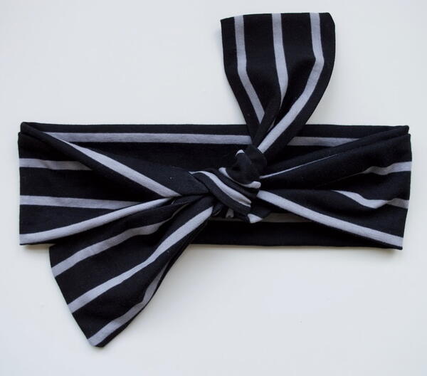 5-Minute Giant Bow DIY Headband 5-Minute Giant Bow DIY Headband