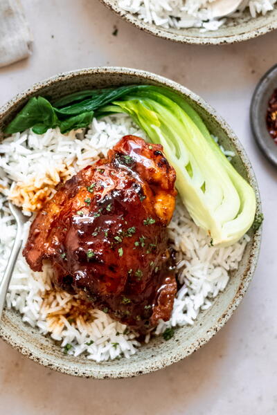 Easy Slow Cooker Honey Garlic Chicken Thighs