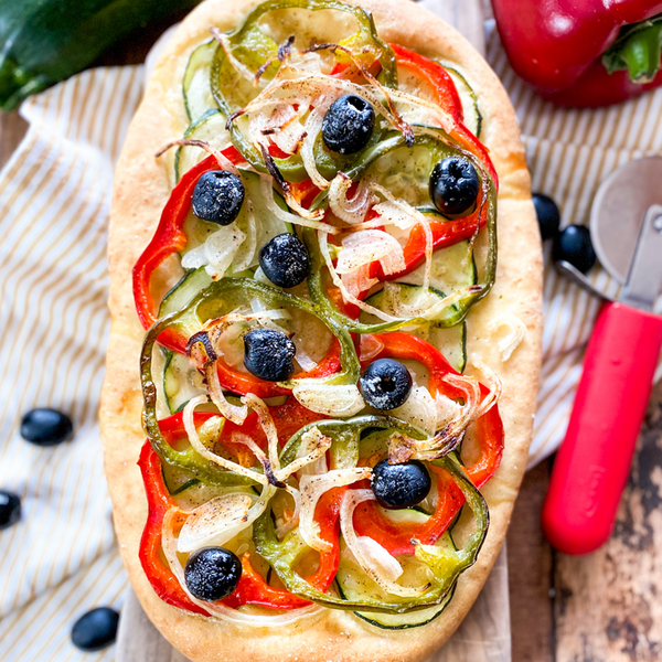 A Veggie Flatbread Even Meat Eaters Will Love Quick Easy Recipe A Veggie Flatbread Even Meat Eaters Will Love | Quick & Easy Recipe