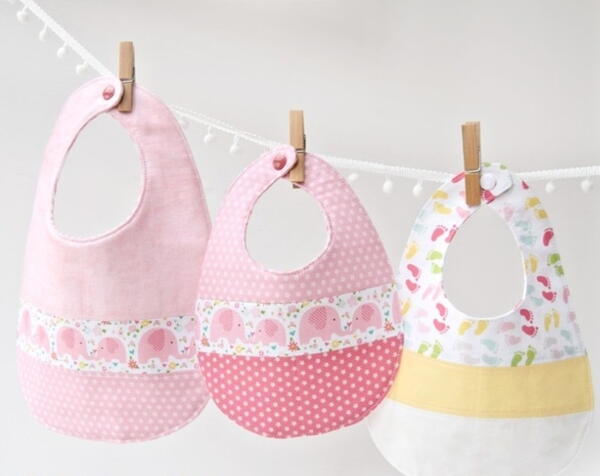 Free Baby Bib Pattern - In 3 Sizes Free Baby Bib Pattern - In 3 Sizes