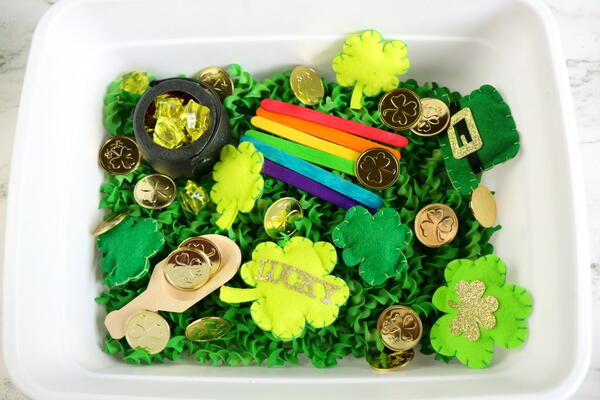 Clover Sensory Bin Clover Sensory Bin