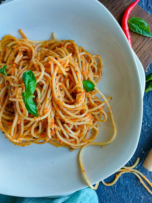 Easy Red Pesto Pasta With Chili Pesto Easy Red Pesto Pasta With Chili Pesto