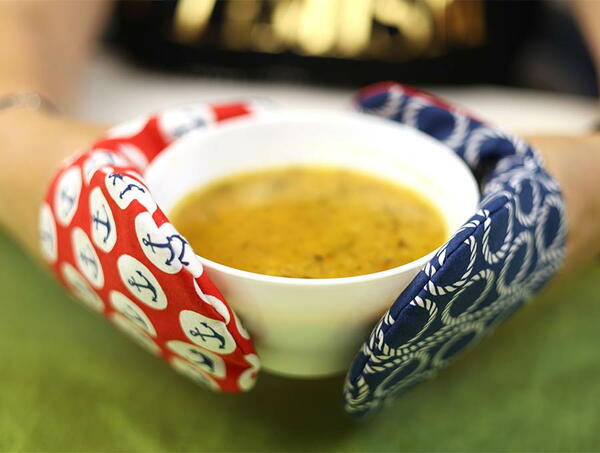 Finger Thumb Potholders - Easy Sewing Project Finger Thumb Potholders - Easy Sewing Project