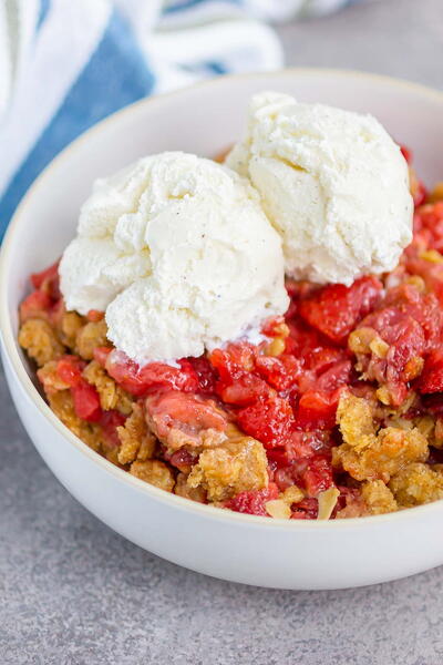 Easy Strawberry Crisp Easy Strawberry Crisp