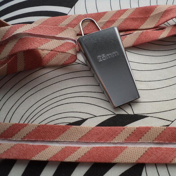 How to Make Your Own Double-Folded Bias Binding How to Make Your Own Double-Folded Bias Binding