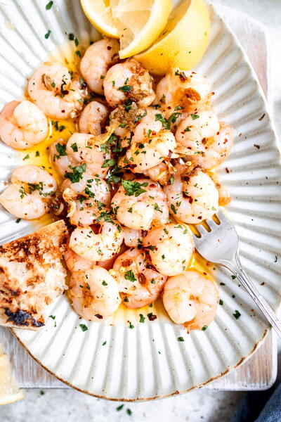 Quick And Easy Spanish Garlic Prawns With Lemon Quick And Easy Spanish Garlic Prawns With Lemon