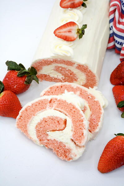 Strawberry Cake Roll Strawberry Cake Roll