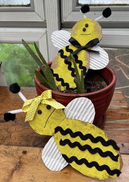 Happy Little Bumble Bee Craft Made From A Pizza Box Happy Little Bumble Bee Craft Made From A Pizza Box