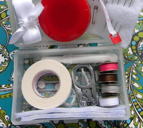 DIY Travel Sewing Kit DIY Travel Sewing Kit