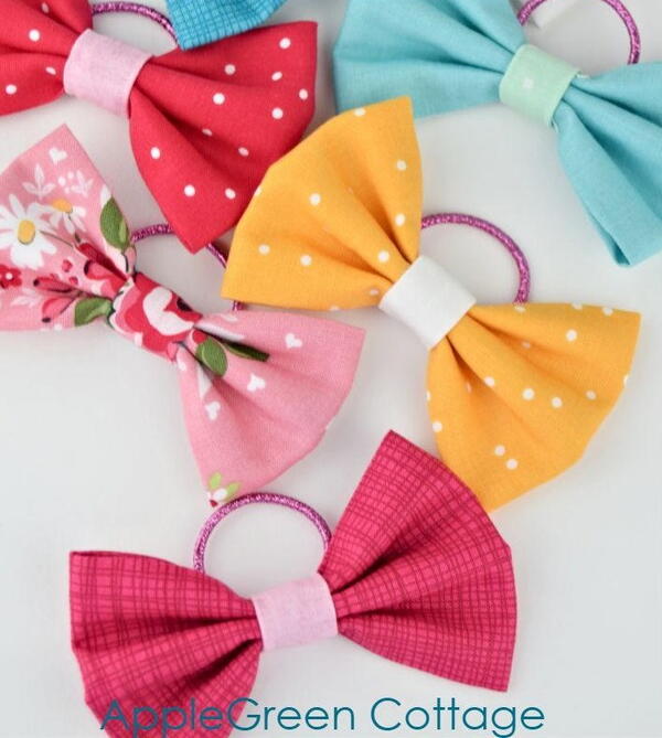 Super Easy DIY Hair Bows Super Easy DIY Hair Bows
