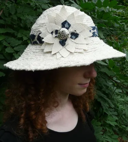 DIY Fabric Flowers Tutorial DIY Fabric Flowers Tutorial