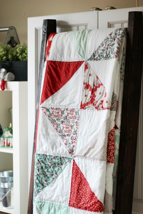 Winterberry Pinwheel Quilt Winterberry Pinwheel Quilt