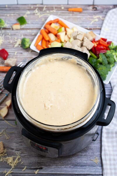 Melting Pot Swiss Cheese Fondue Recipe for Instant Pot Melting Pot Swiss Cheese Fondue Recipe (for Instant Pot)