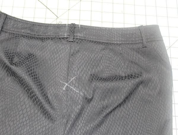 How to Alter the Waist on Pants How to Alter the Waist on Pants
