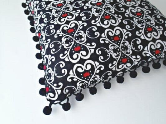 Make Pom Pom Pillows Make Pom Pom Pillows