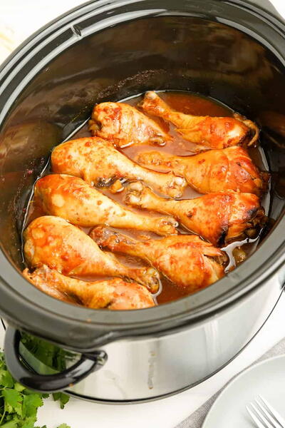 Easy Slow Cooker Chicken Drumsticks (5 Ingredients!)