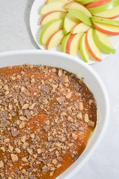 Apple With Caramel Dip