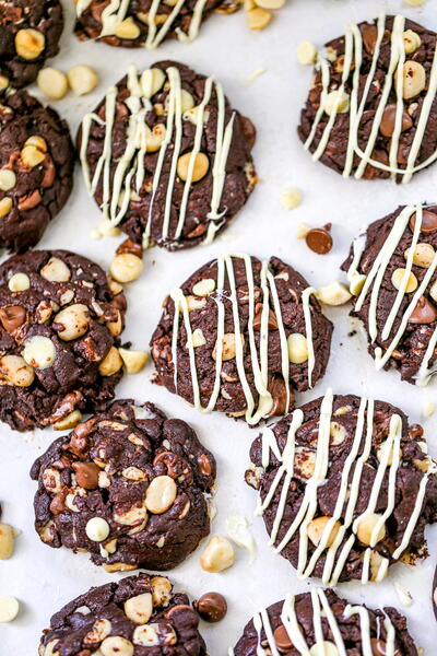 Chocolate Macadamia Cookies Chocolate Macadamia Cookies