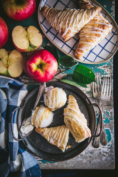 Apple Turnovers Apple Turnovers