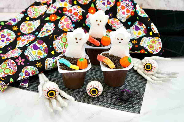 Haunted Halloween Pudding Cups Haunted Halloween Pudding Cups
