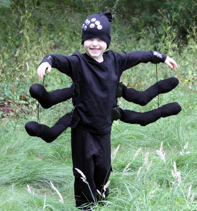 Easy No-Sew DIY Spider Costume Easy No-Sew DIY Spider Costume