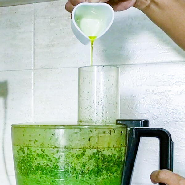 Simple Spinach Almond Pesto With Basil Simple Spinach Almond Pesto With Basil